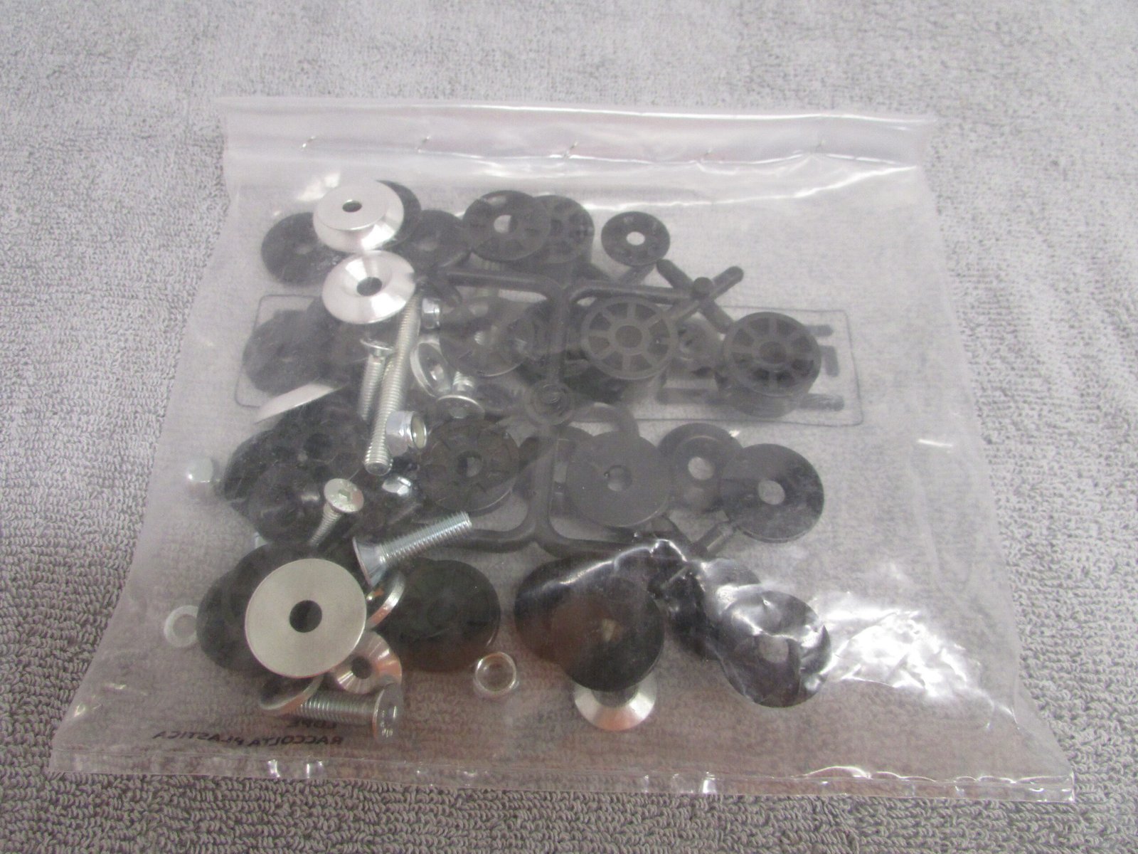 fl seat kit1 Free Line Seat Mounting Kit - Image 1